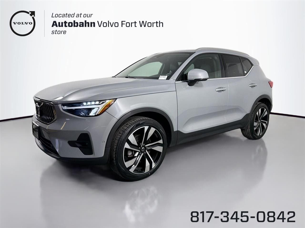 2024 Volvo XC40 B5 Plus Bright AWD's photo