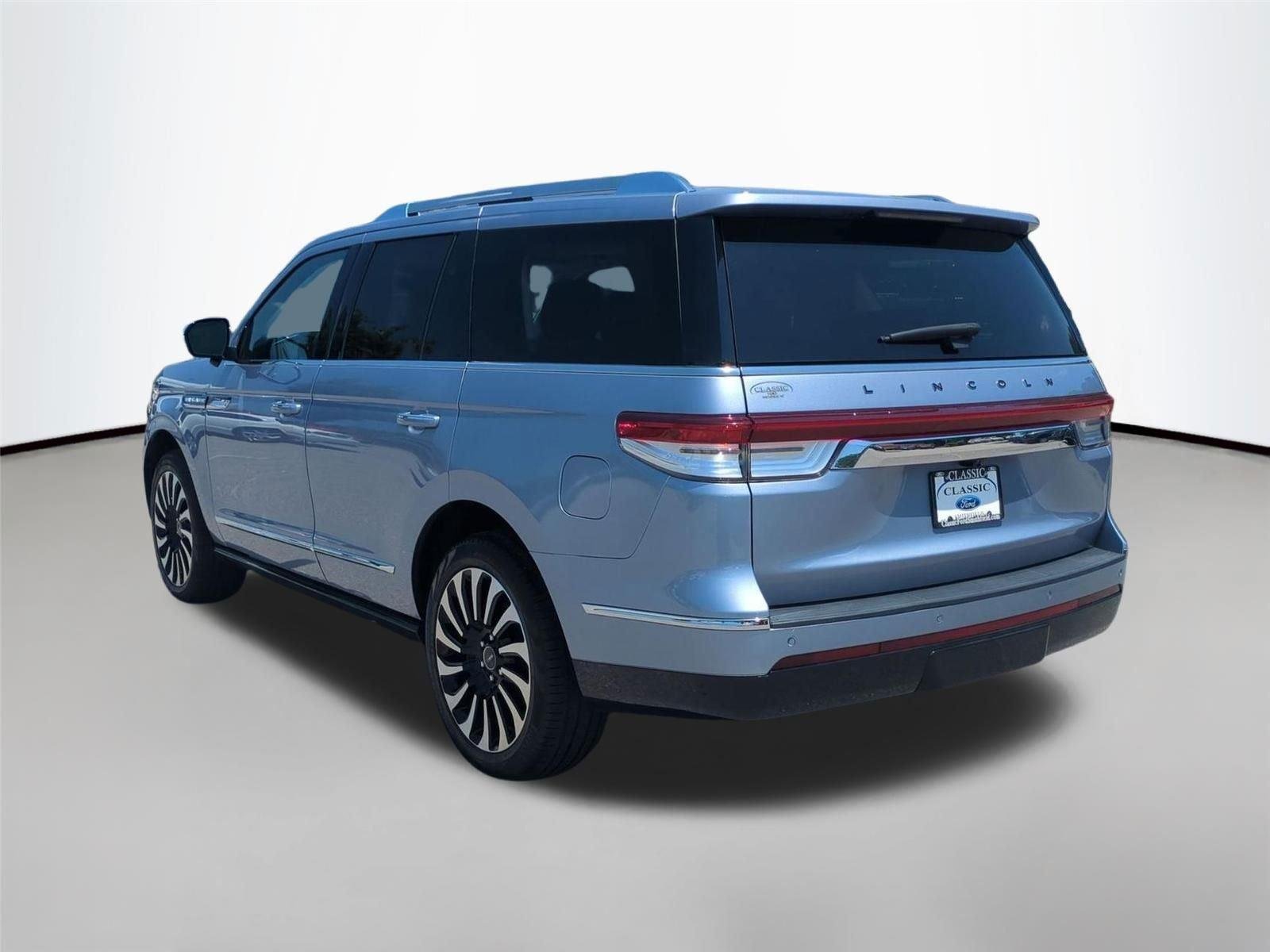 Used 2022 Chroma Crystal Blue Metallic Premium Colorant Lincoln Black Label image 3