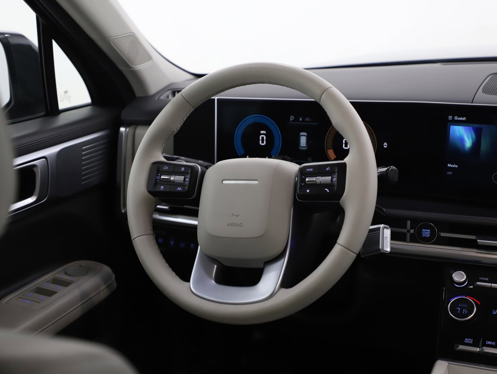 2025 Hyundai Santa Fe SEL - Photo 16