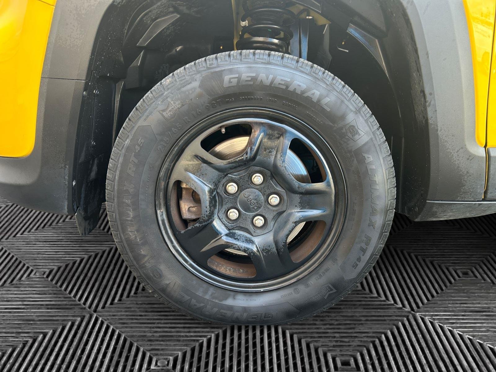 Used 2019 YELLOW JEEP SPORT image 14