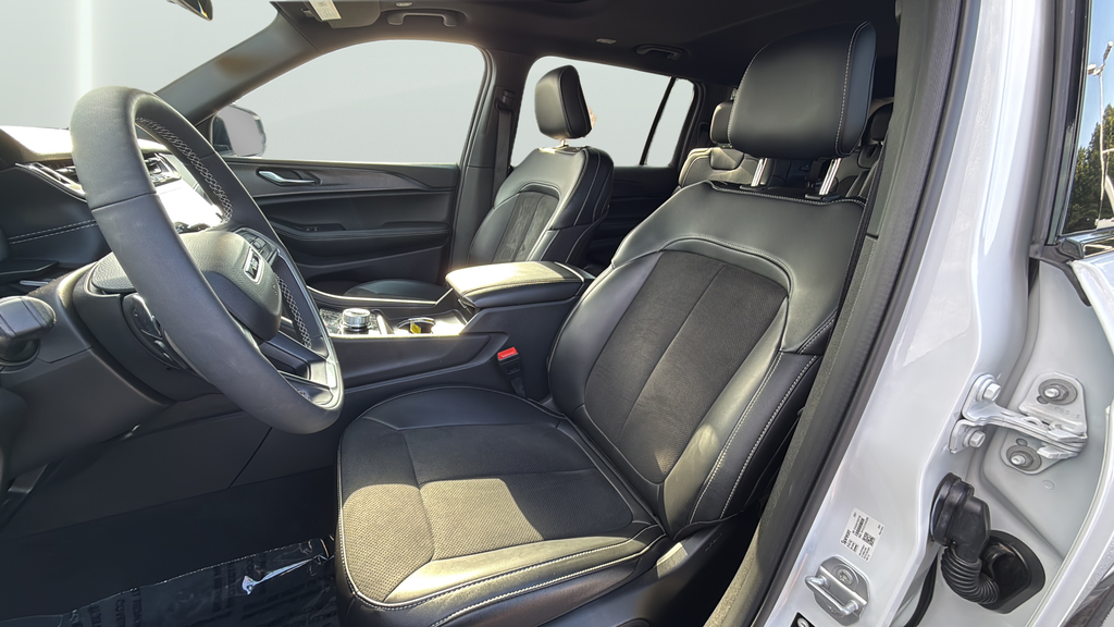 Used 2025 White Jeep Altitude X image 23