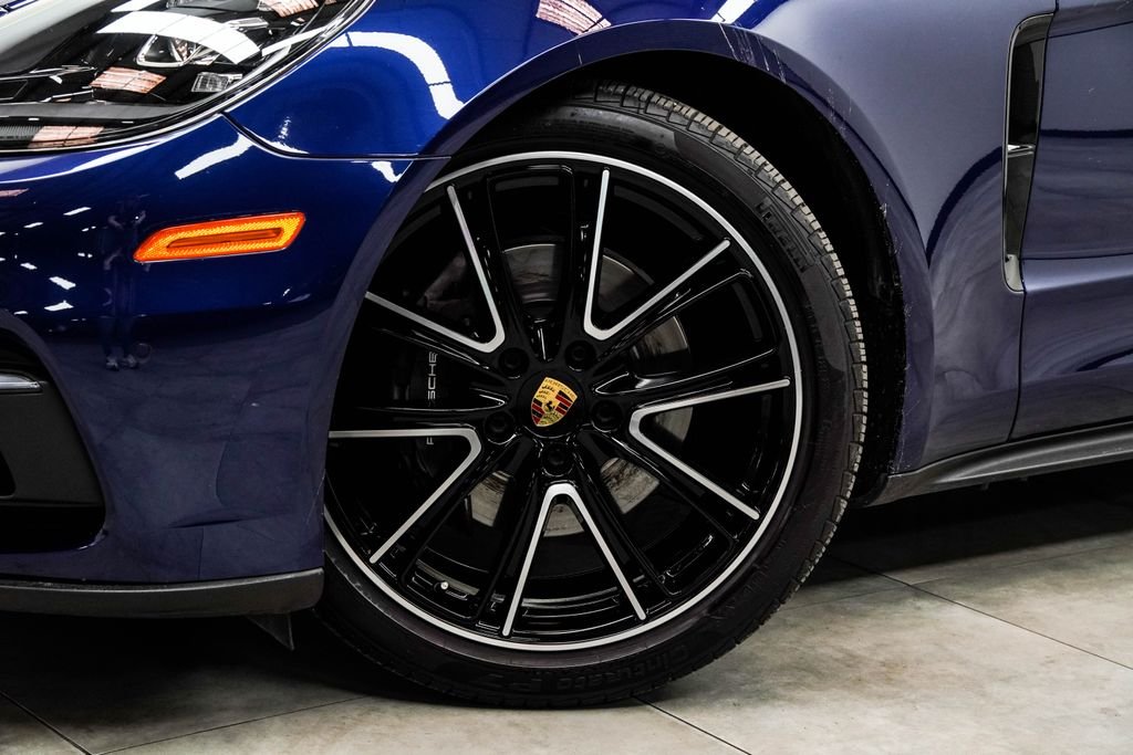 Used 2020 Blue Porsche Base image 3
