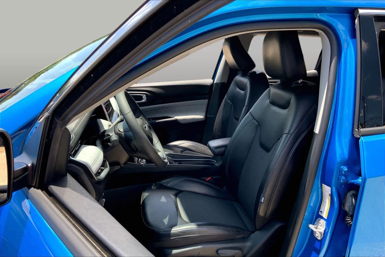 Used 2022 Laser Blue Pearlcoat Jeep Latitude image 8