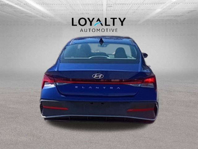 Used 2025 Blue Hyundai SEL Convenience image 4