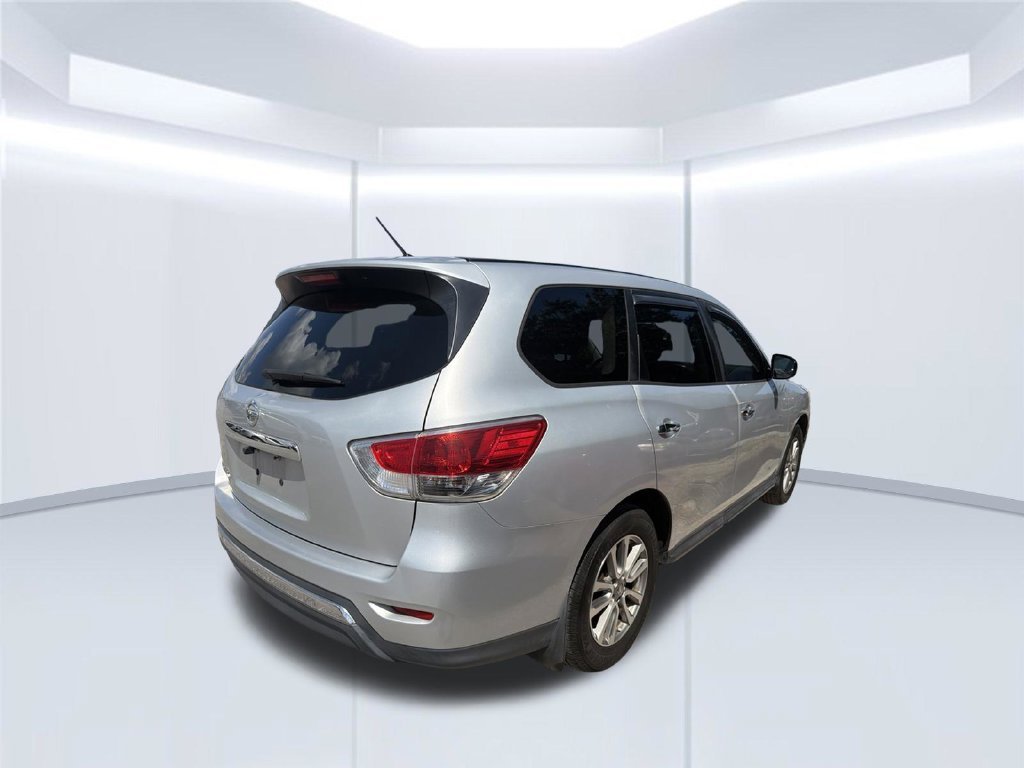 Used 2015 Silver Nissan S image 5