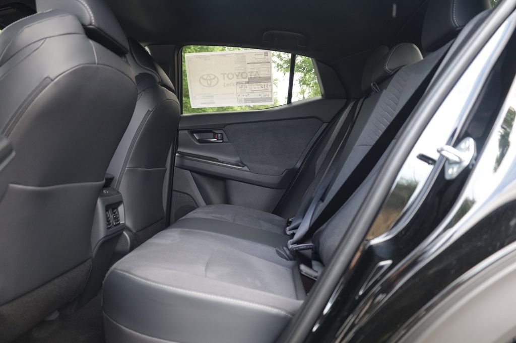 2026 Toyota C-HR XSE - Photo 13