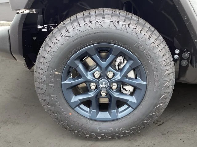 New 2026 Crystal Metallic Jeep 4-DOOR 85TH ANNIVERSARY EDITION image 15