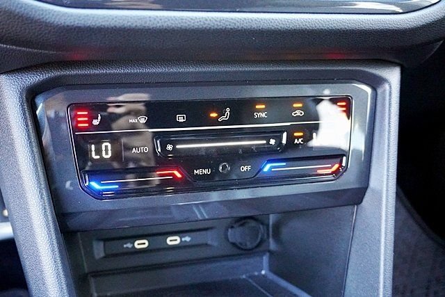 Used 2023 Silver Volkswagen 2.0T SE R-Line Black image 28