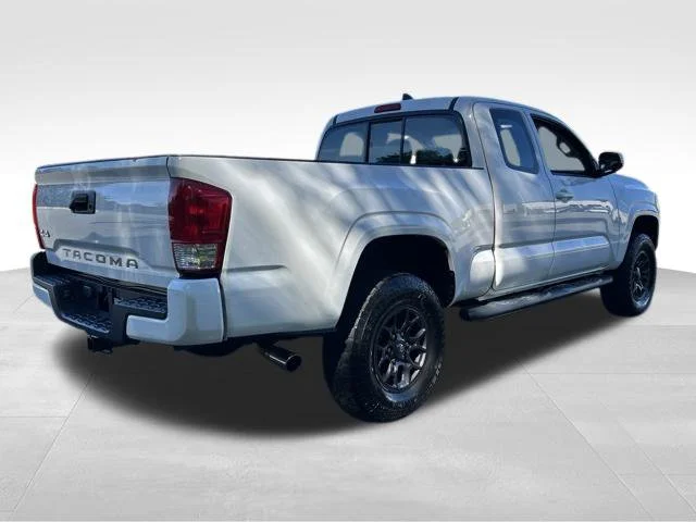 Used 2016 White Toyota SR image 5