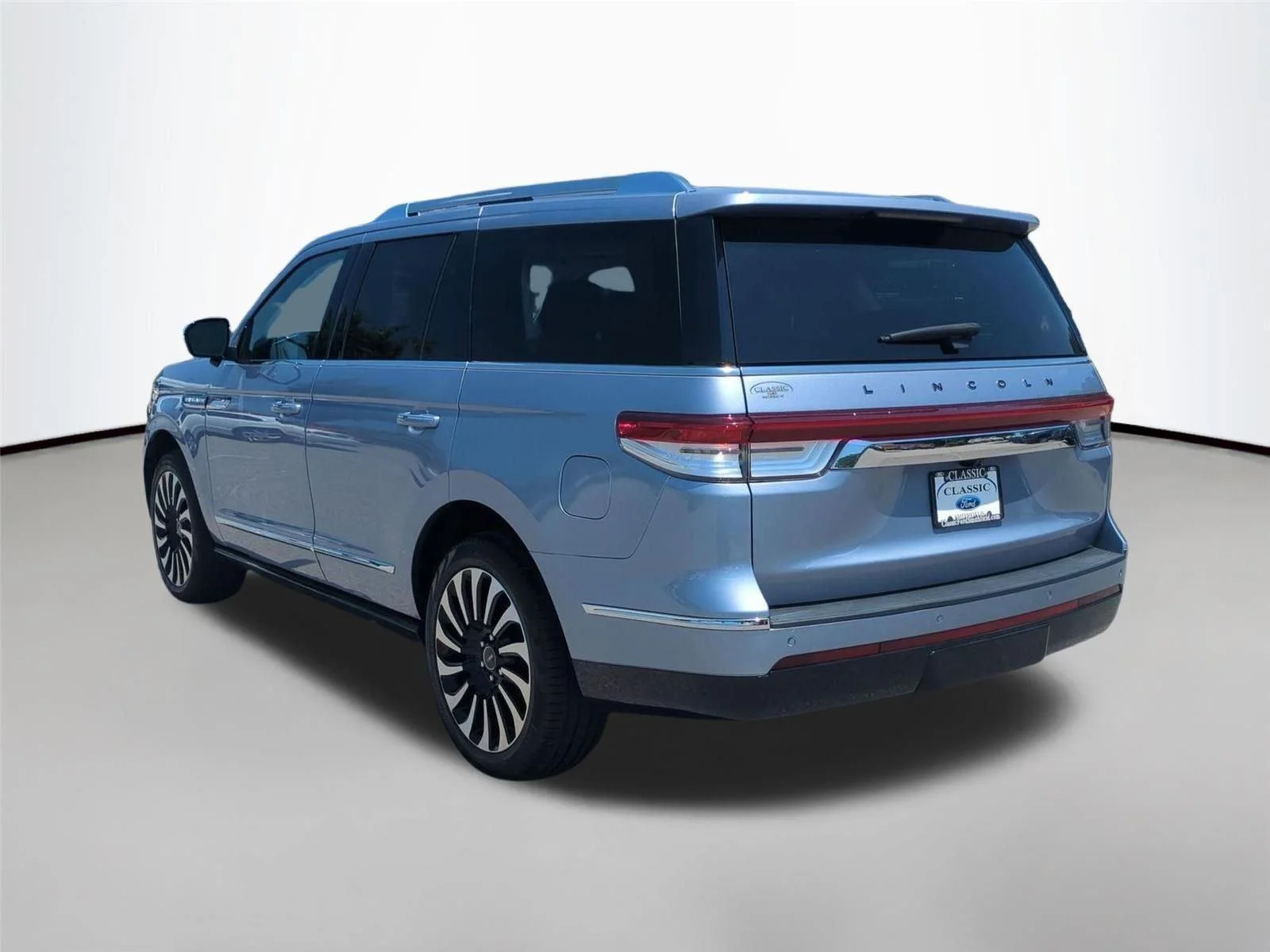 Used 2022 Chroma Crystal Blue Metallic Premium Colorant Lincoln Black Label image 3