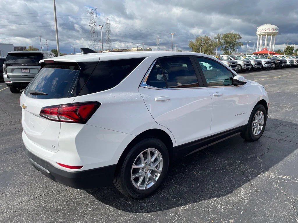 Used 2022 White Chevrolet LT image 6