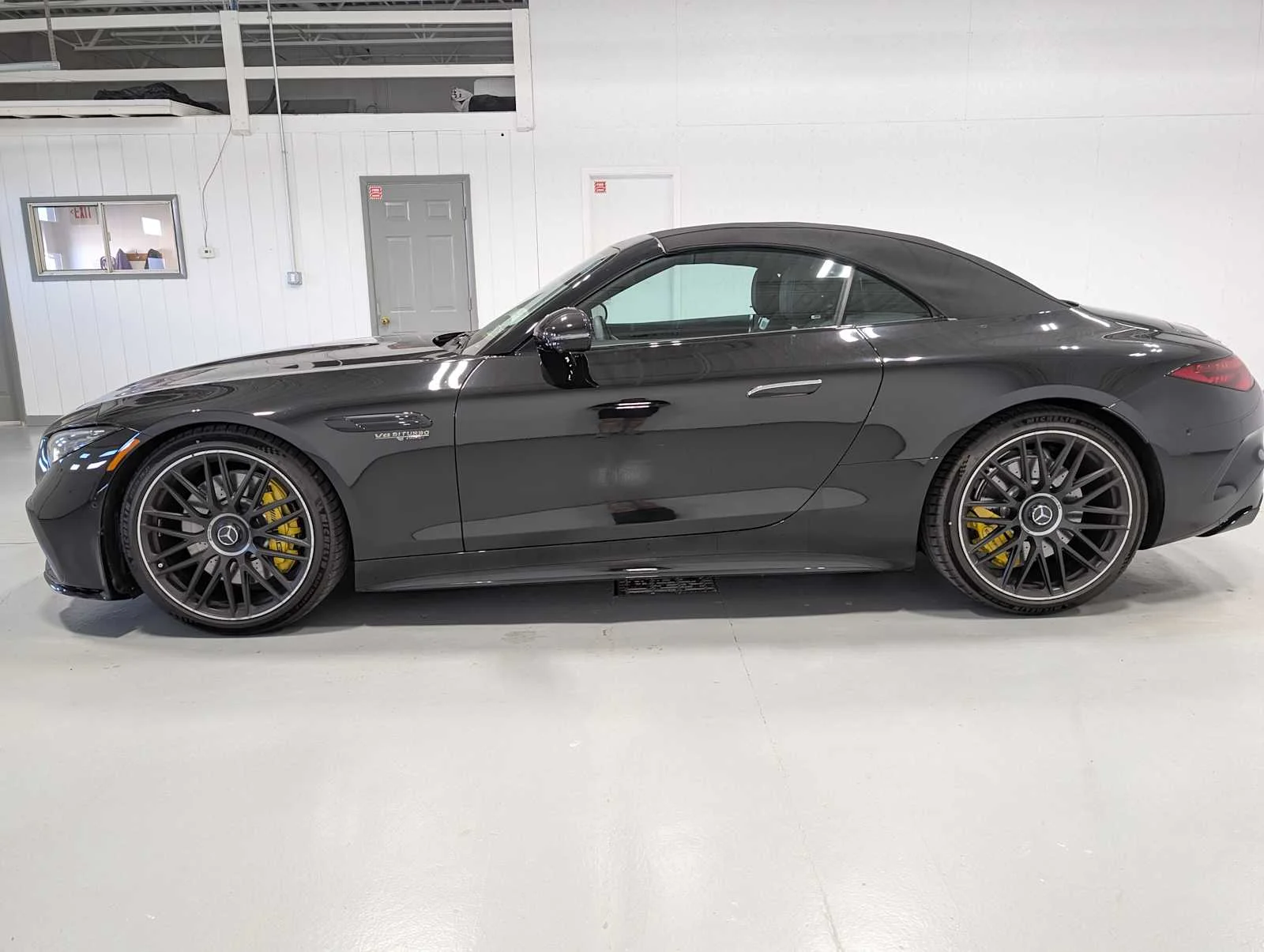 Used 2022 Obsidian Black Metallic Mercedes-Benz AMG® SL 63 image 19