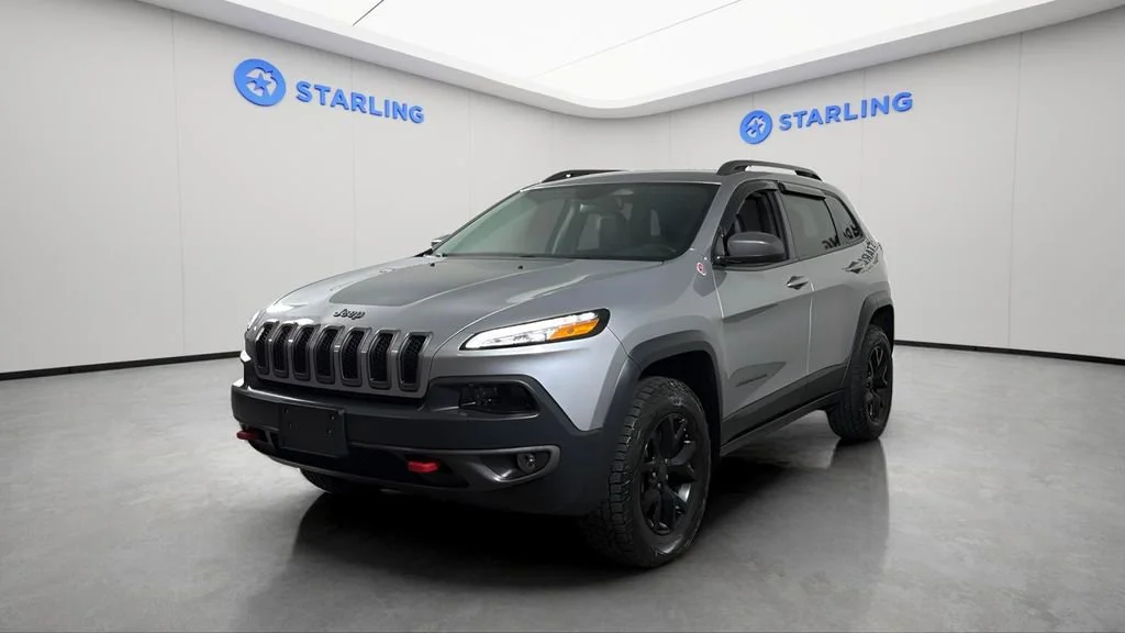 Used 2017 Silver Jeep Trailhawk 4x4 image 16