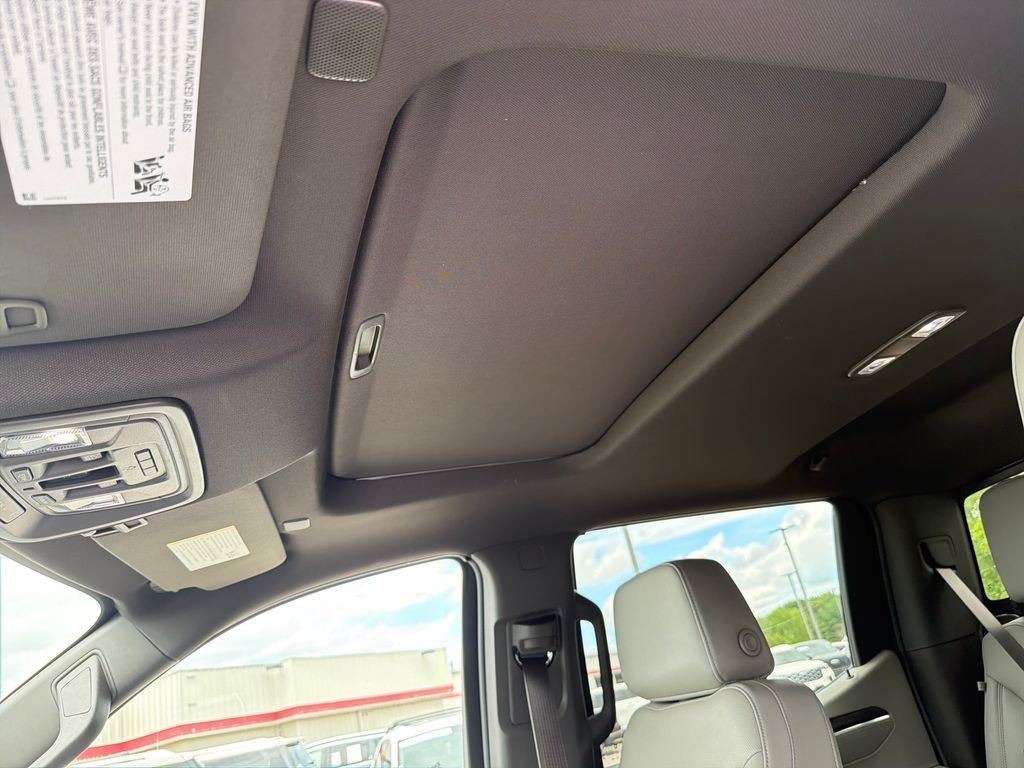 Used 2024 Blue GMC SLT image 24