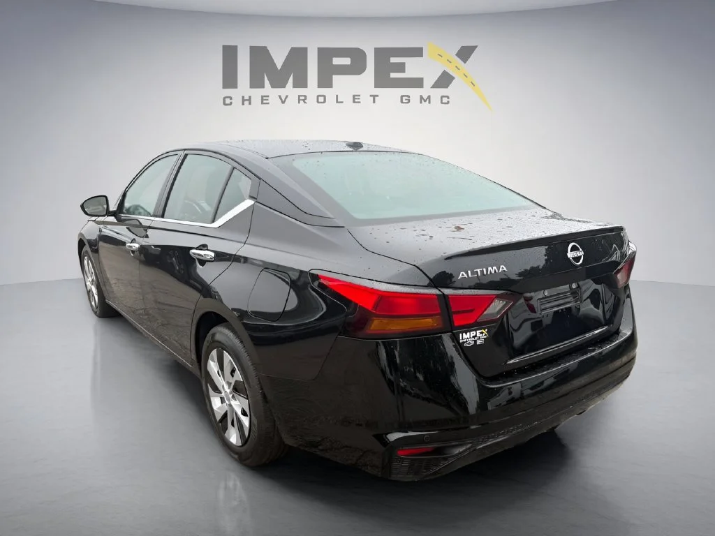 Used 2025 Black Nissan S image 5