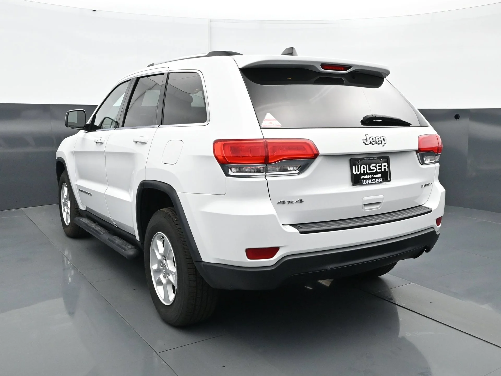 Used 2015 Bright White Clearcoat Jeep Laredo image 3