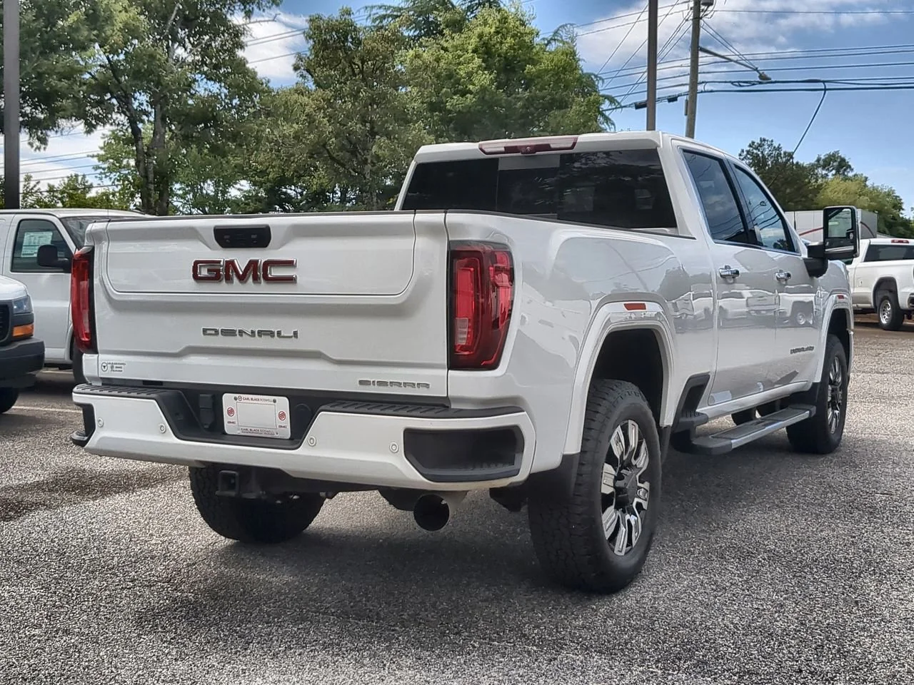Used 2022 Summit White GMC Denali image 8