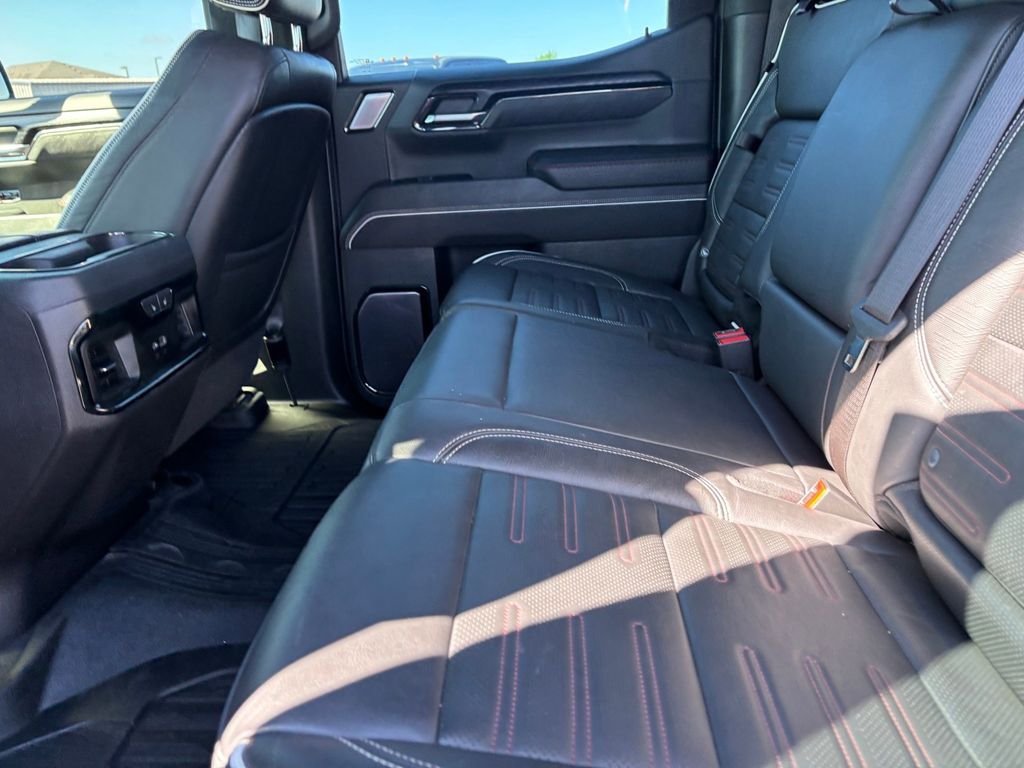 Used 2023 White GMC AT4X image 25