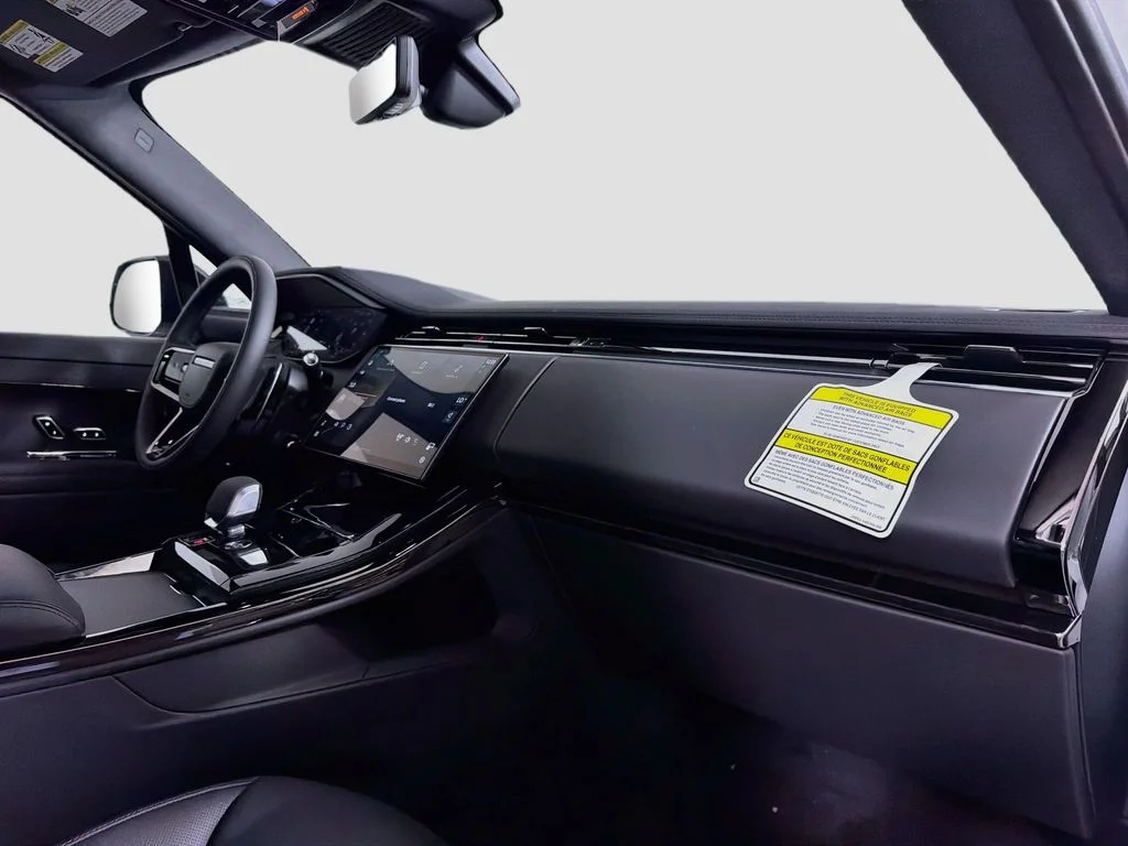 New 2026 Fuji White Land Rover Dynamic SE image 31