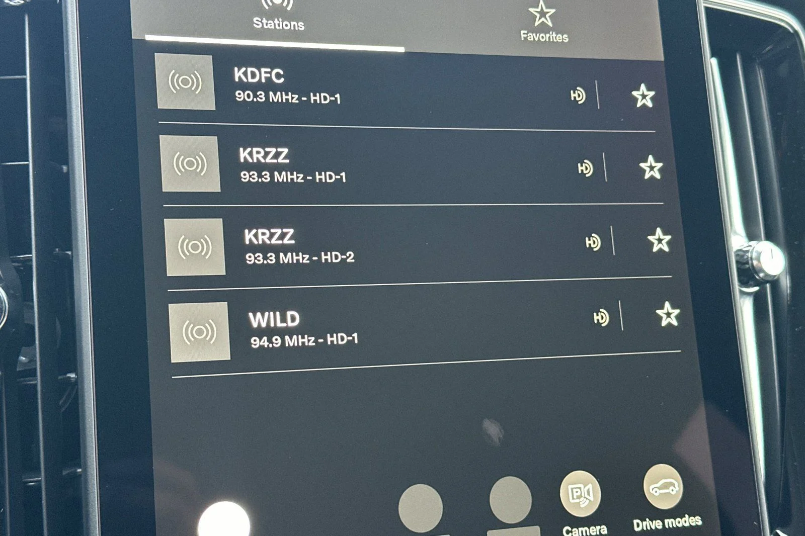 New 2026 Crystal White Volvo B6 Ultra Dark Theme 7-Seater image 20