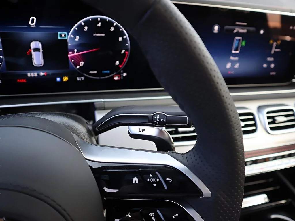 New 2025 MANUFAKTUR Moonlight White Metallic Mercedes-Benz GLE 63 S AMG® image 43