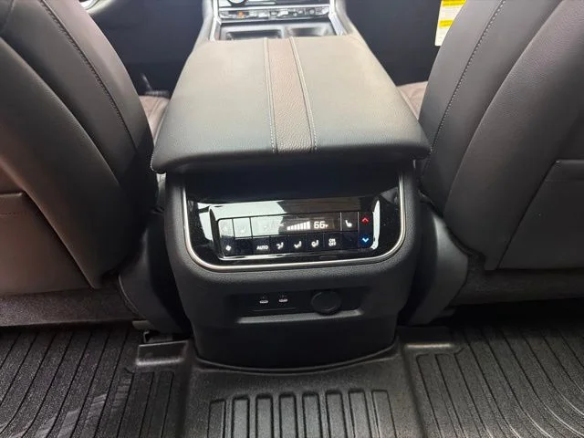 Used 2026 Super Black Nissan Platinum Reserve image 19