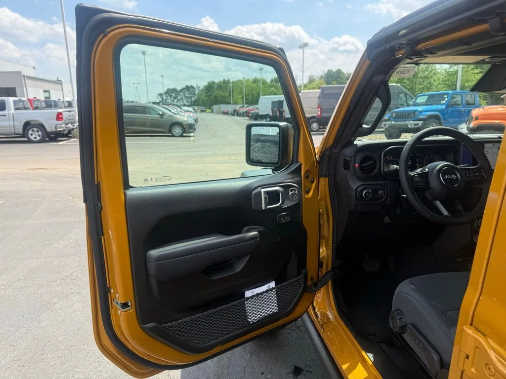 New 2026 Goldilocks Jeep Rubicon image 12