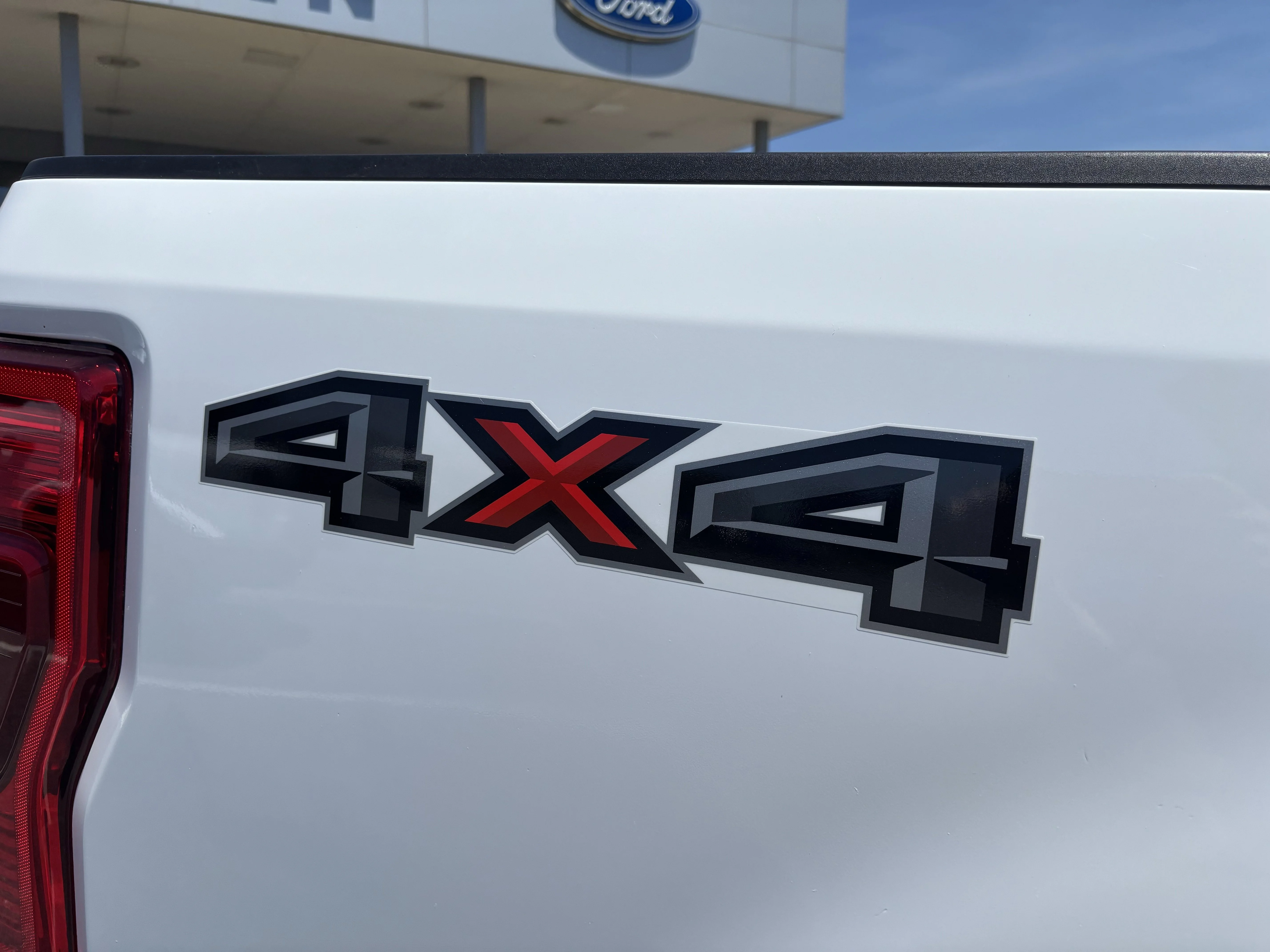 Used 2022 Oxford White Ford XLT image 33