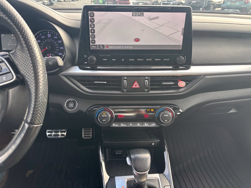 Used 2023 White Kia GT-Line image 10