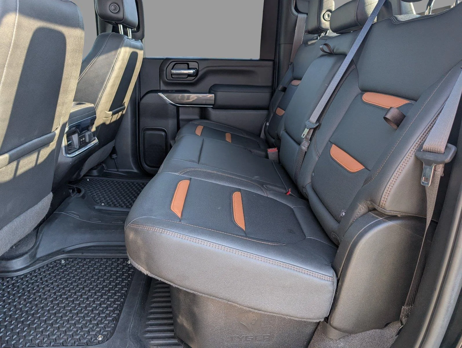 Used 2022 ONYX BLACK GMC AT4 image 35
