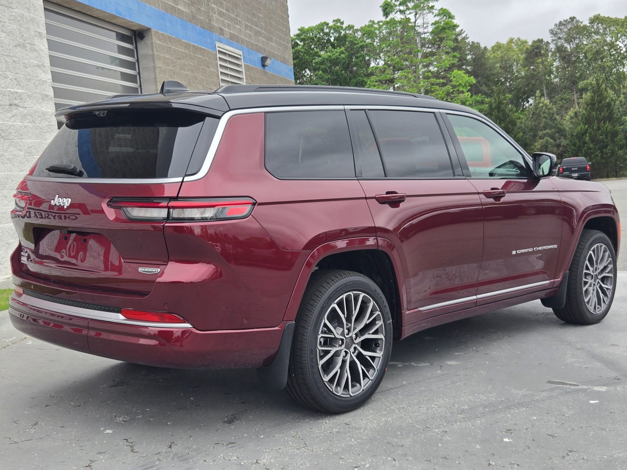 New 2026 Velvet Red Pearl-Coat Exterior Paint Jeep Summit image 7