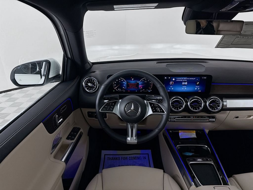 Used 2025 White Mercedes-Benz GLB 250 image 22