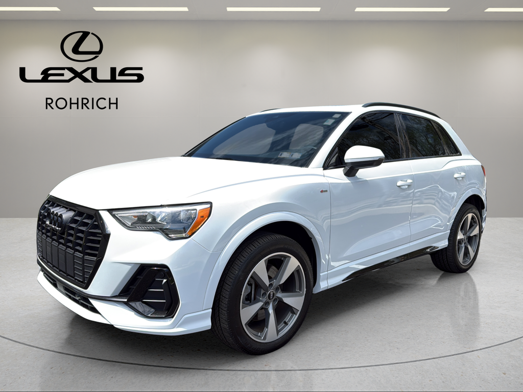 2022 Audi Q3 45 TFSI S Line Premium quattro's photo