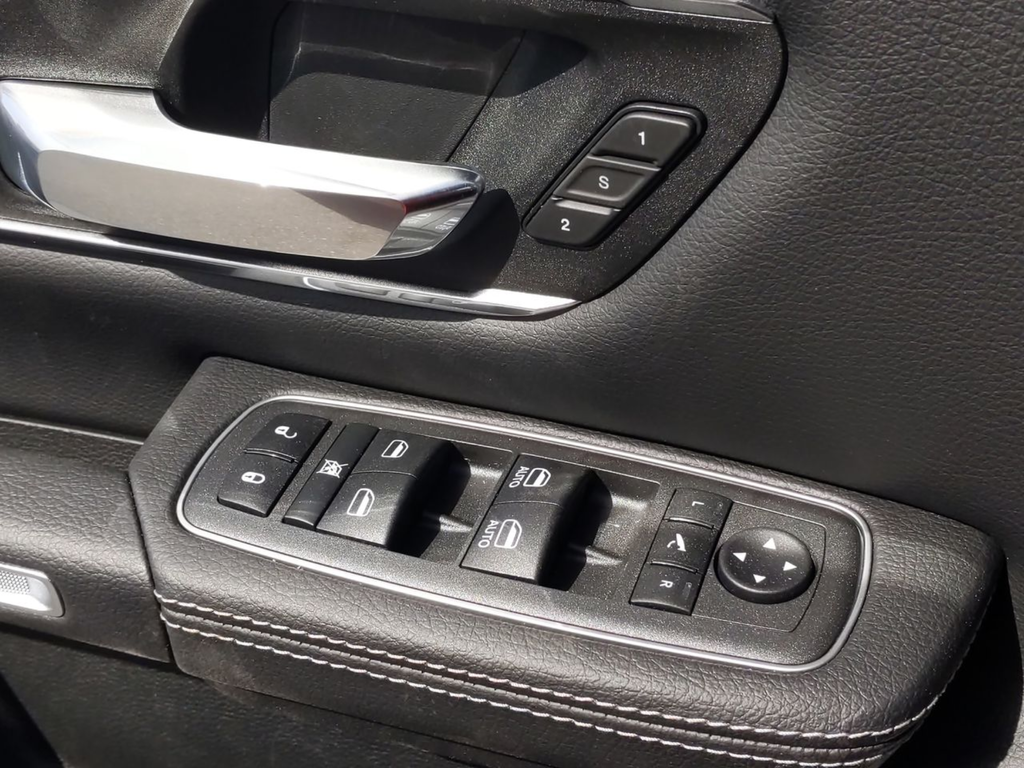 Used 2022 Red Ram Laramie image 21