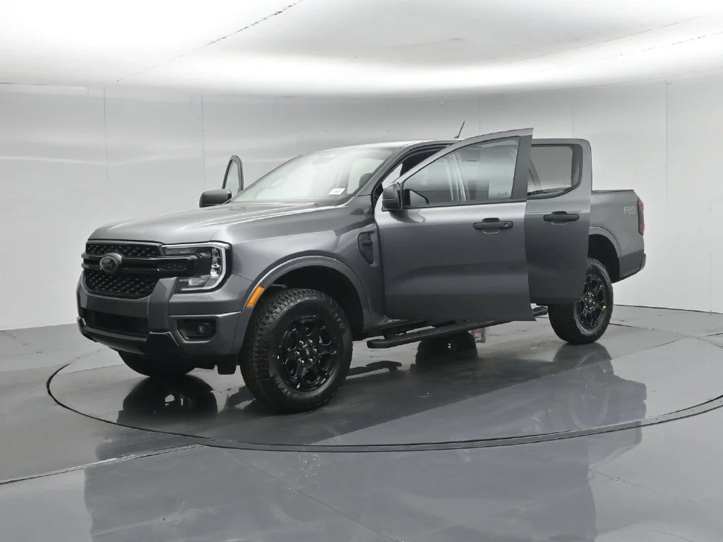 New 2026 Carbonized Gray Metallic Ford XLT image 29