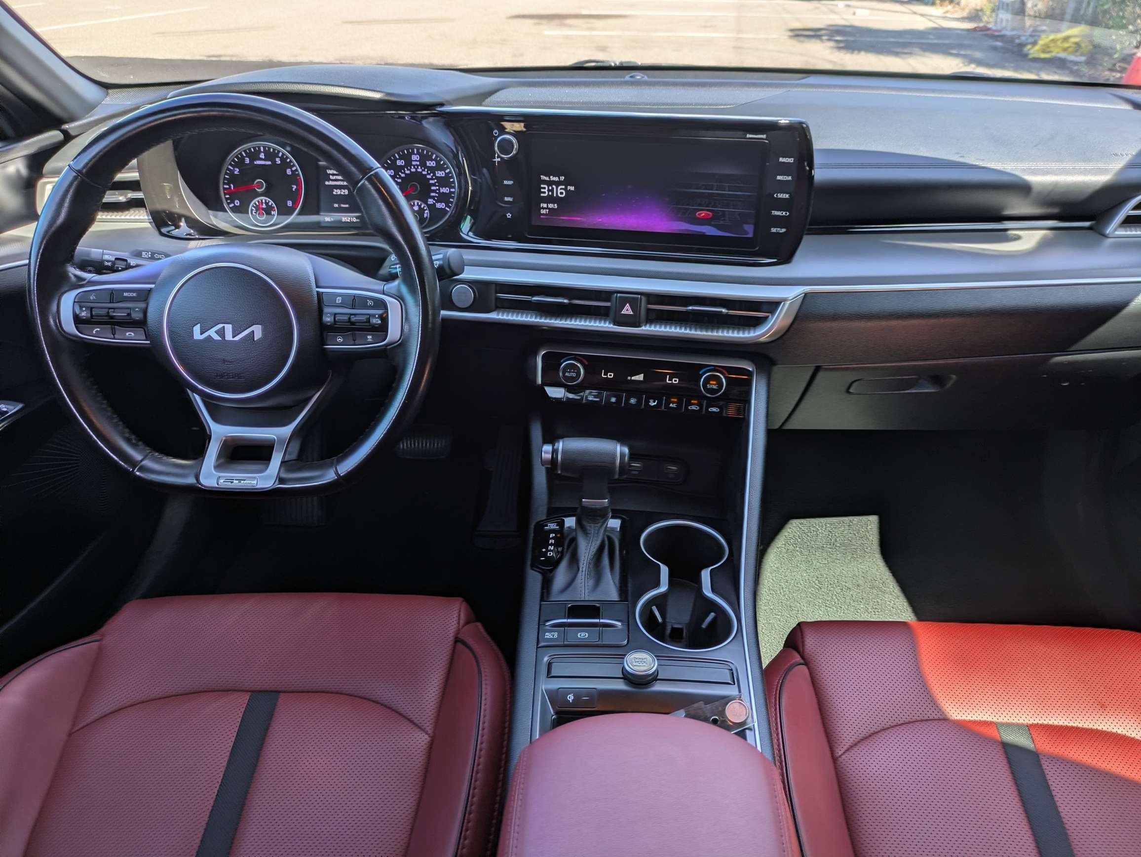 Used 2023 Wolf Gray Kia GT-Line image 14