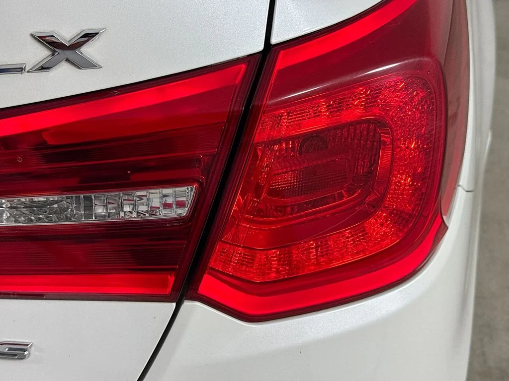Used 2015 Pearl White Acura Base image 33