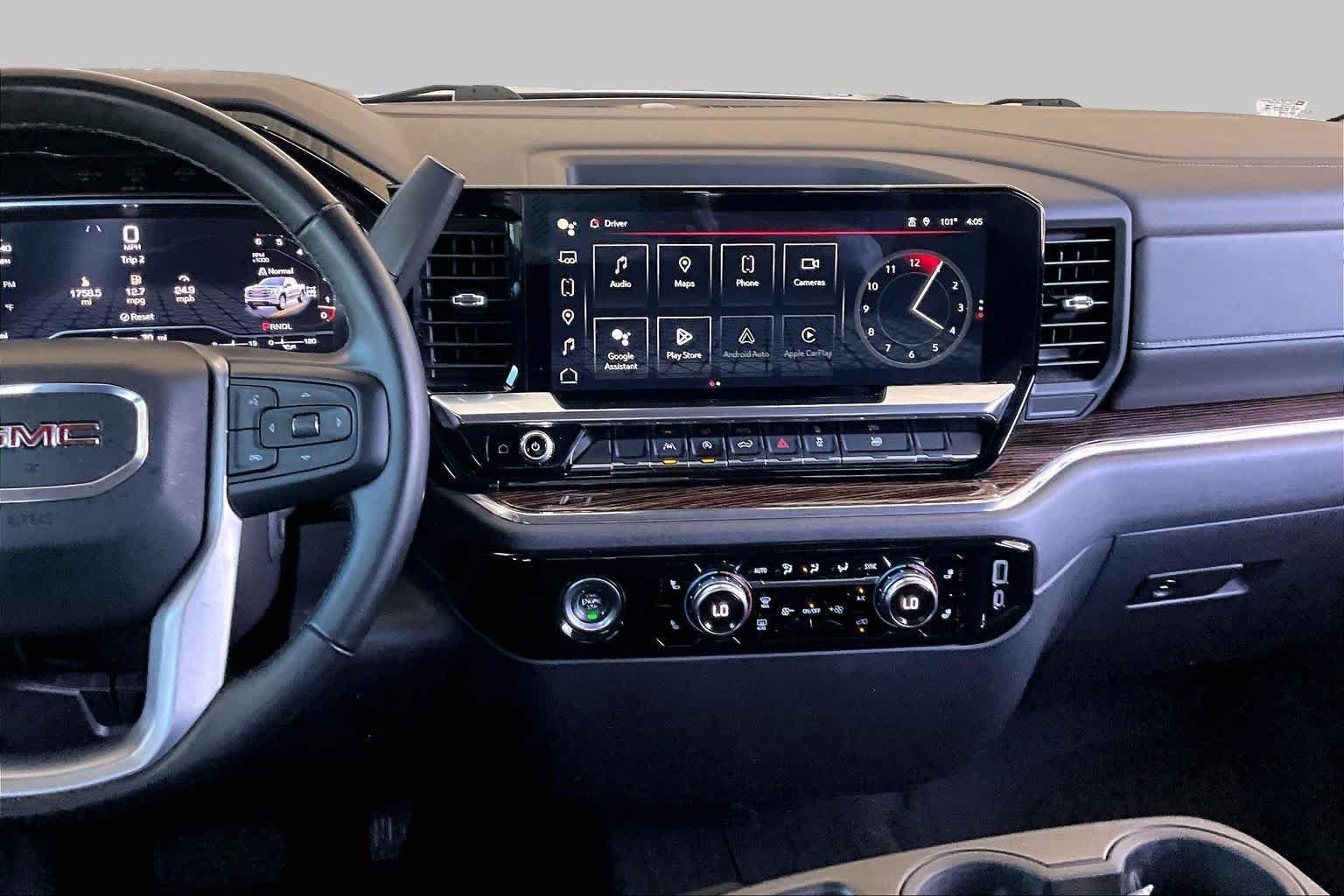 Used 2024 Onyx Black GMC Elevation image 7