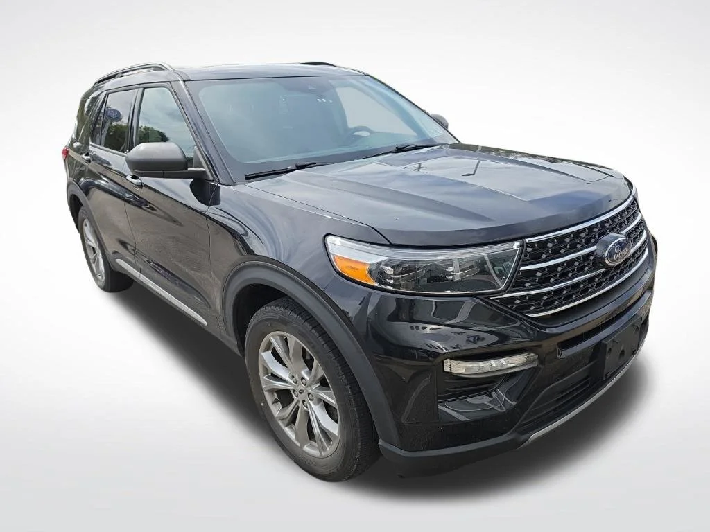 Used 2020 Black Ford XLT image 3