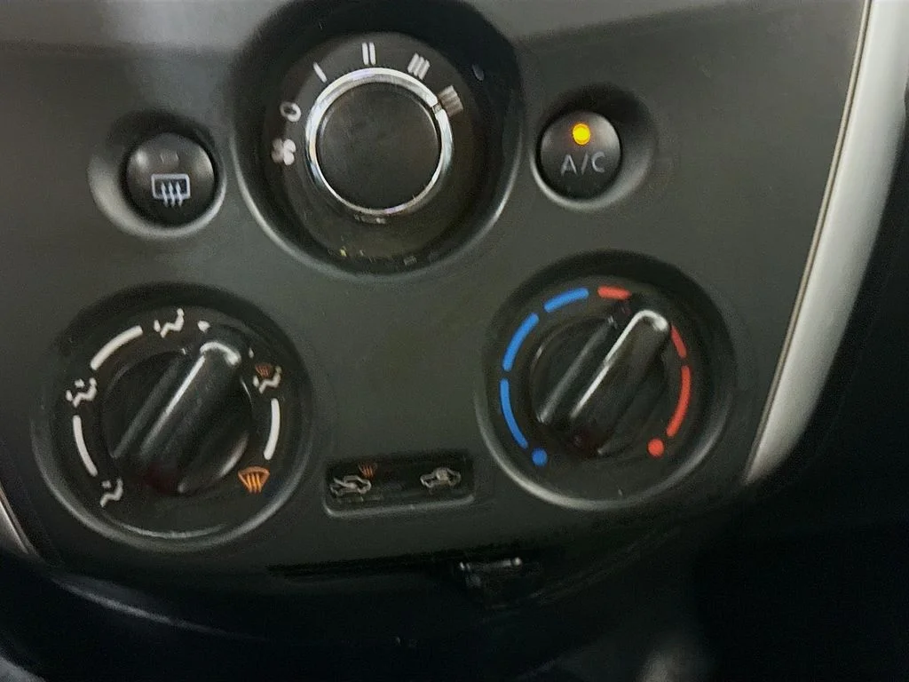 Used 2018 Blue Nissan 1.6 SV image 16