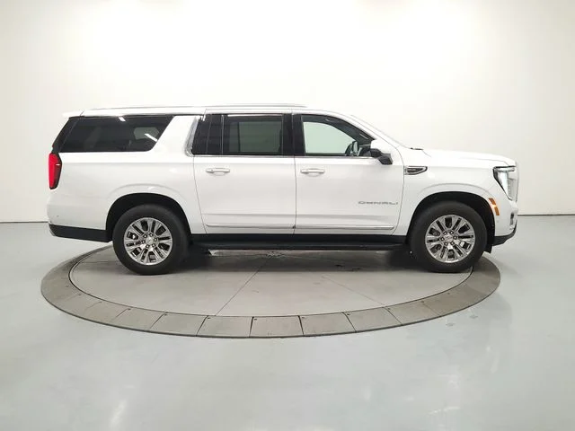 Used 2025 White GMC Denali image 9