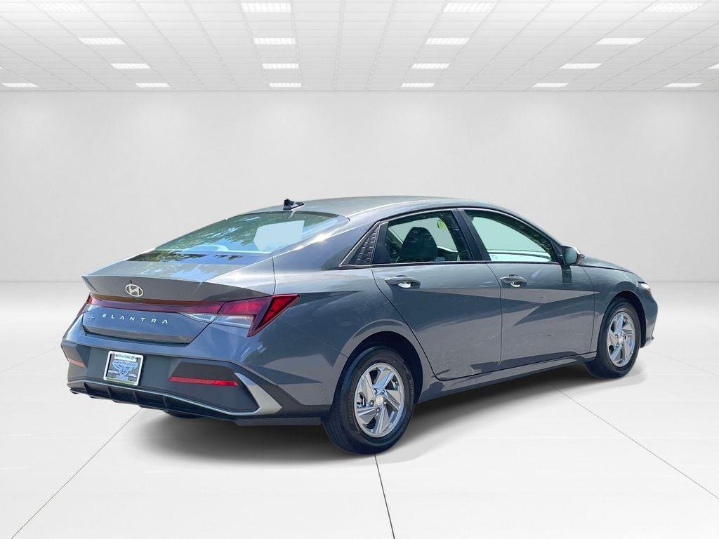 New 2026 Gray Hyundai SE image 6