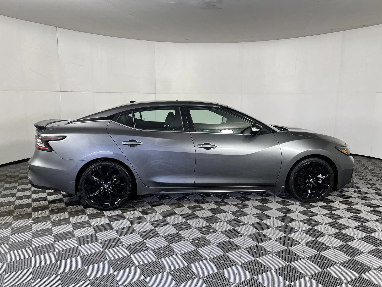 Used 2022 Gun Metallic Nissan SR image 11