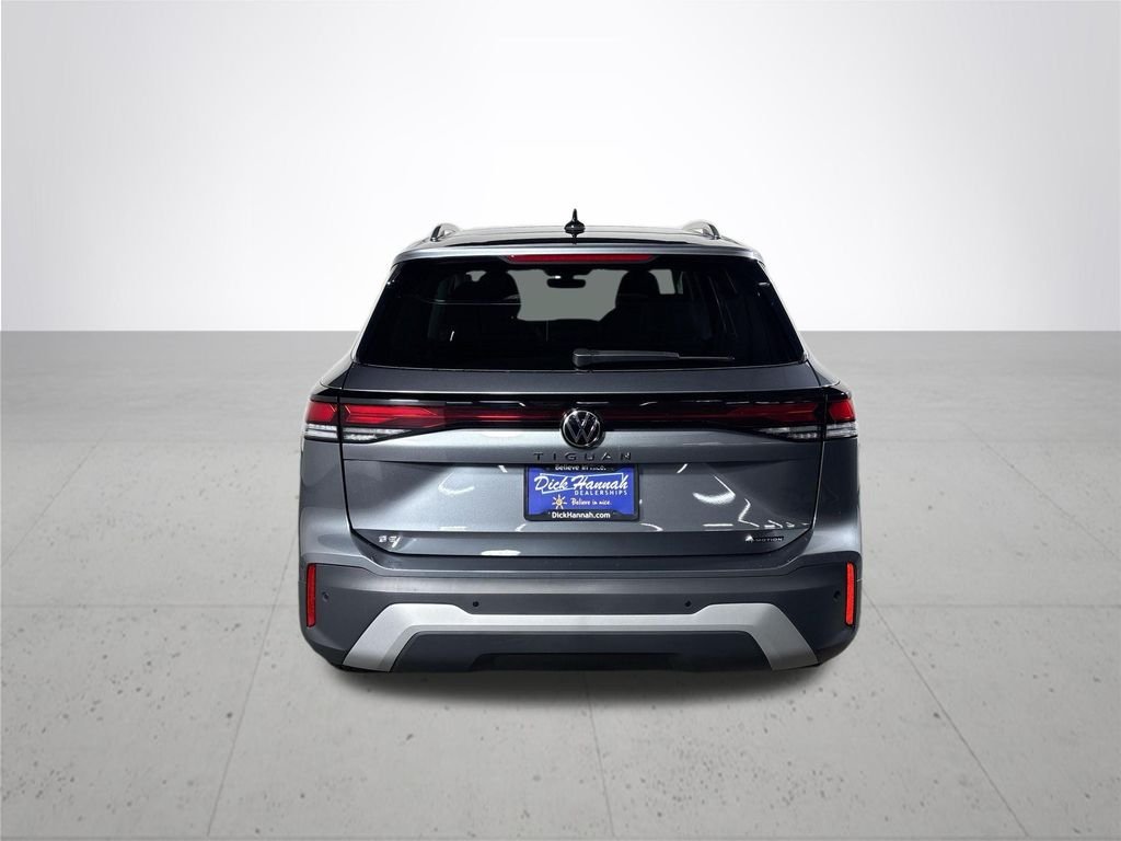New 2026 Platinum Gray Metallic Volkswagen 2.0T SE image 7