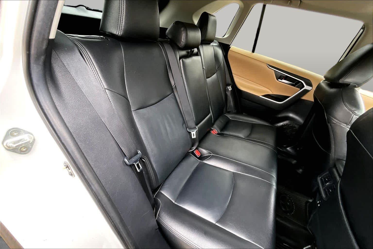 Used 2020 Super White Toyota XLE image 20