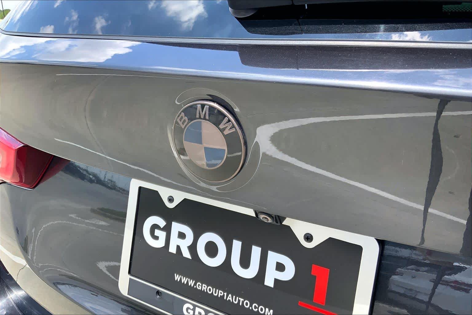 Used 2020 Dark Graphite Metallic BMW sDrive30i image 9