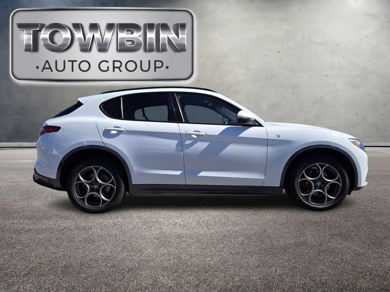 Used 2022 Alfa White Alfa Romeo TI AWD image 3