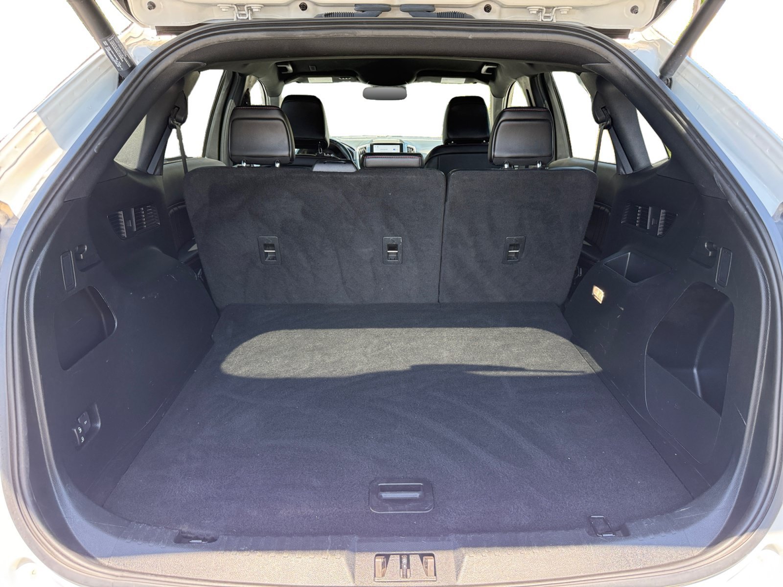 Used 2022 White Metallic Ford ST Line image 17