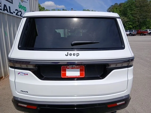 New 2026 Bright White Clear-Coat Exterior Paint Jeep Limited Reserve image 4