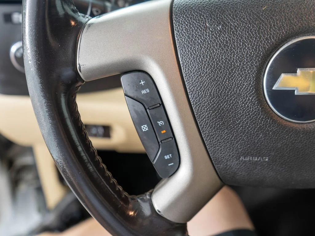 Used 2009 White Chevrolet Work Truck image 15